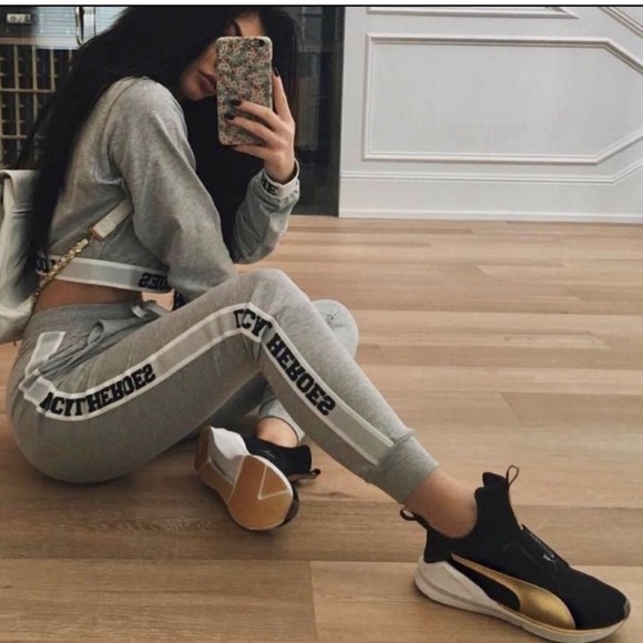 Kylie Jenner Puma Fierce Gold High Top Sneakers size 9 (Q - Picture 2 of 9